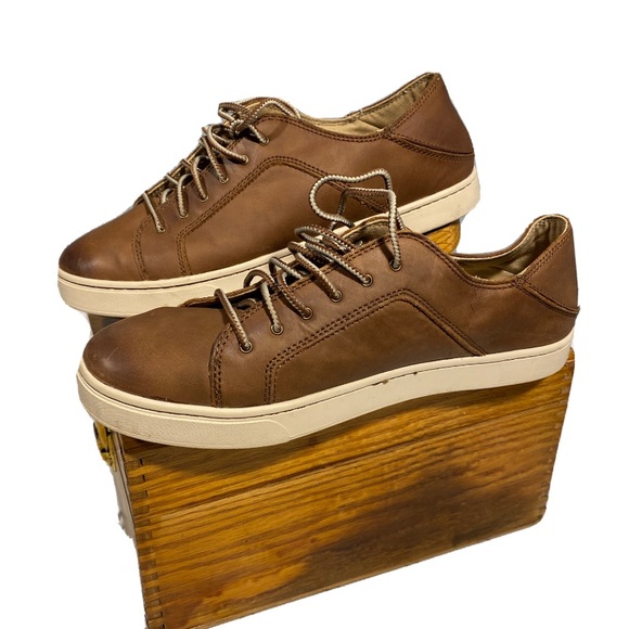 OluKai Shoes - Olukai leather shoes women’s fashion sneakers 9.5